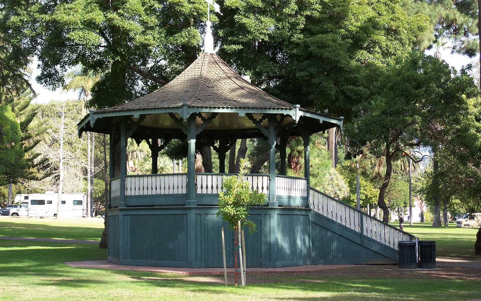 The Alameda Plaza Bandstand in Santa Barbara, showcasing Spanish Colonial Revival architecture with white stucco and a domed structure
